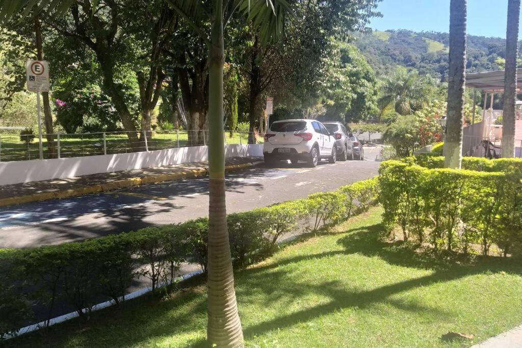 Lindo Flat Em Aguas De Lindoia Águas de Lindóia Eksteriør billede